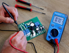 Cyfrowy multimetr PeakTech P 1071 600V AC DC - precyzyjne pomiary Live Test 