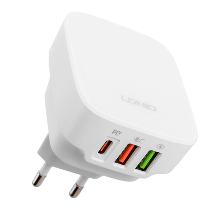 32W 3 Port USB Ladegerät PD QC Ldnio Q334 weiß