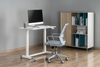 Regulowany stolik na kółkach Buddy 04 biały Outlet B+