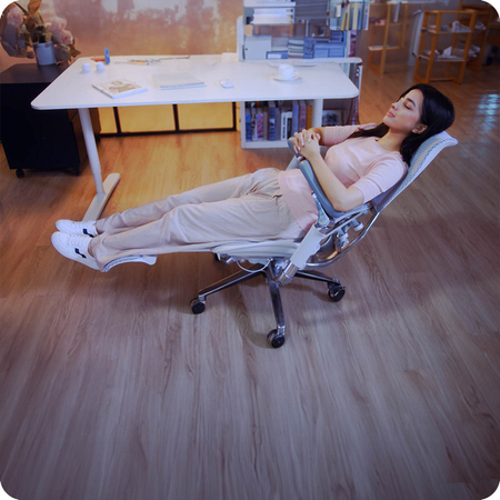 Ergonomiczny fotel biurowy Spacetronik SPRINGLE 66, czarny, rozkładany