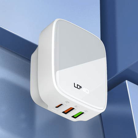 Super szybka biała ładowarka LDNIO Q334 32W 3 porty USB PD+QC4.0