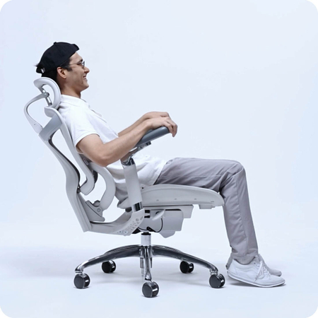 Ergonomiczny fotel biurkowy 6D Spacetronik DORIS 40 czarny z regulowanym zagłówkiem i podłokietnikami