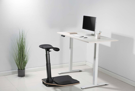 Ergonomiczny stołek biurowy regulowany DROID mata